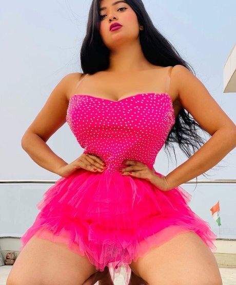 Foto di nudo di fuga di OnlyFans di Neha Singh