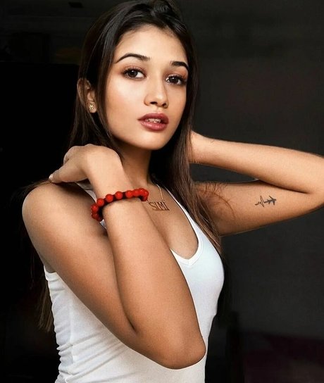 Foto di nudo di fuga di OnlyFans di Ridhima Bisht
