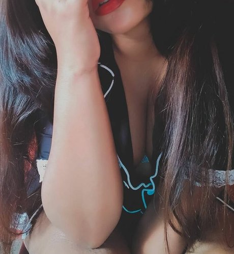 Foto di nudo di fuga di OnlyFans di Maya Diba