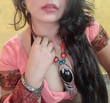 Foto di nudo di fuga di OnlyFans di Maya Diba
