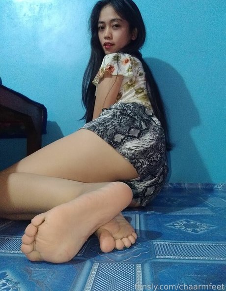 Foto di nudo di fuga di OnlyFans di Chaarmfeet