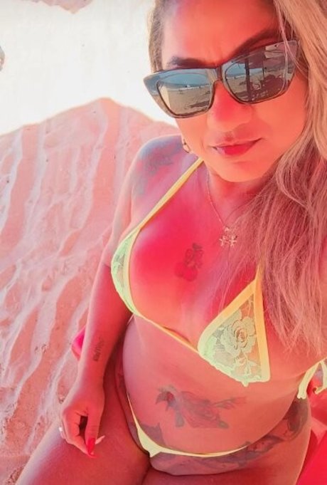Foto di nudo di fuga di OnlyFans di Esther Exhib