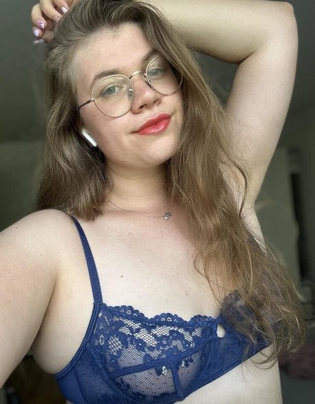 Foto di nudo di fuga di OnlyFans di Lina Love