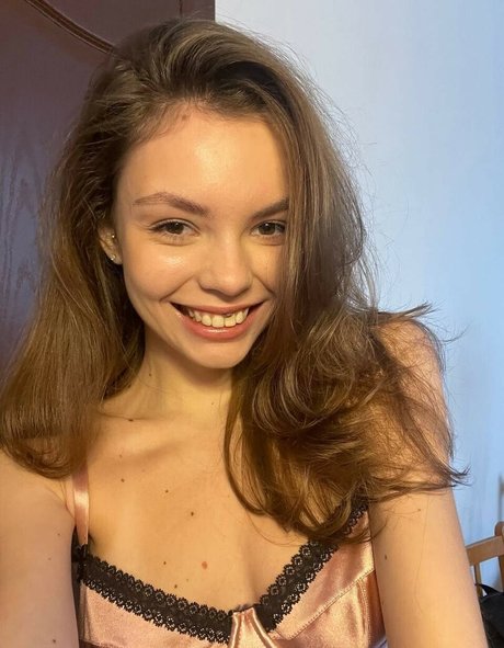 Foto di nudo di fuga di OnlyFans di Emilycutee