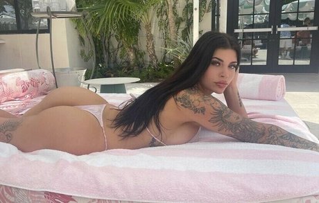Foto di nudo di fuga di OnlyFans di Bxrbiedollamanda