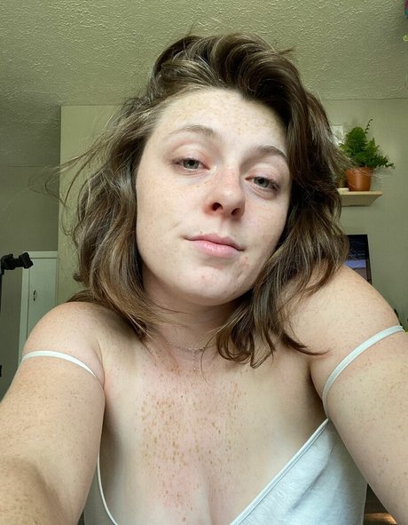 Foto di nudo di fuga di OnlyFans di Freckledspirit