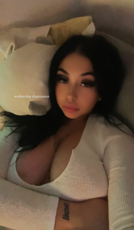 Foto di nudo di fuga di OnlyFans di Mbou