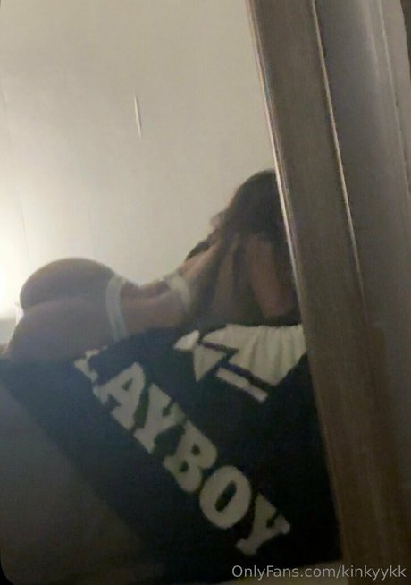 Foto di nudo di fuga di OnlyFans di Kinkyk