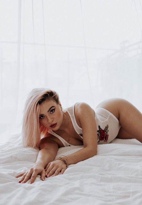 Foto di nudo di fuga di OnlyFans di Karolaprincipessa