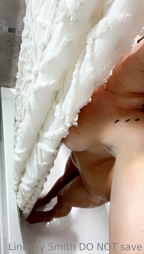 Foto di nudo di fuga di OnlyFans di Lindsaymfsmith