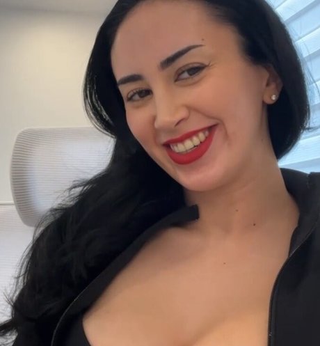 Foto di nudo di fuga di OnlyFans di Mistressvir
