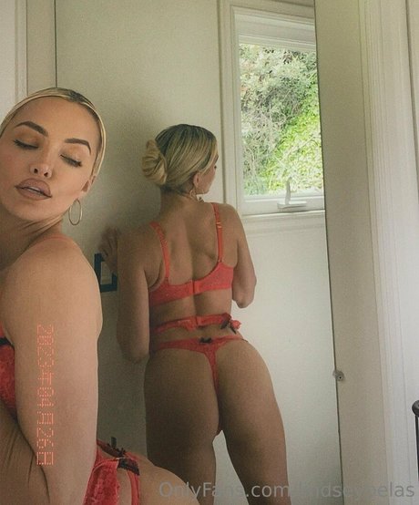 Foto di nudo di fuga di OnlyFans di Lindseypelas