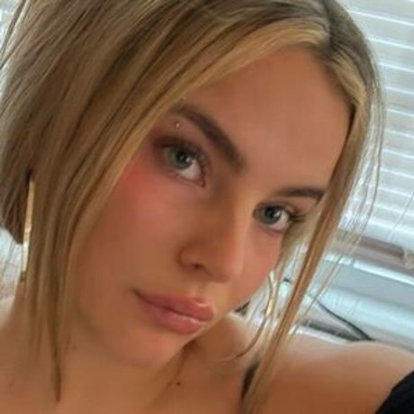 Foto di nudo di fuga di OnlyFans di Lola Dubrul