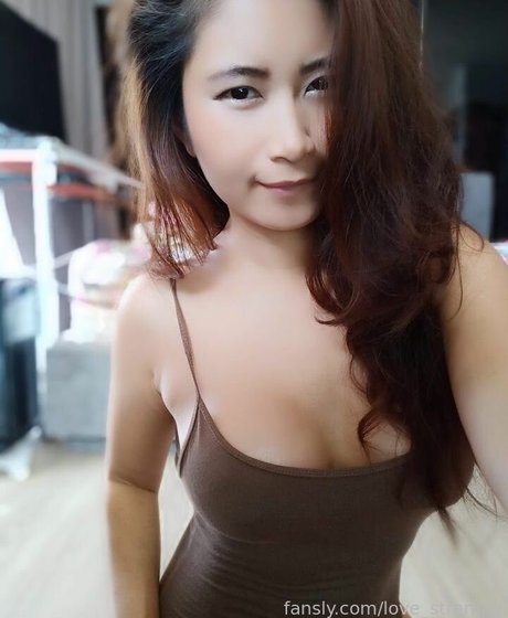 Foto di nudo di fuga di OnlyFans di Lovestranger