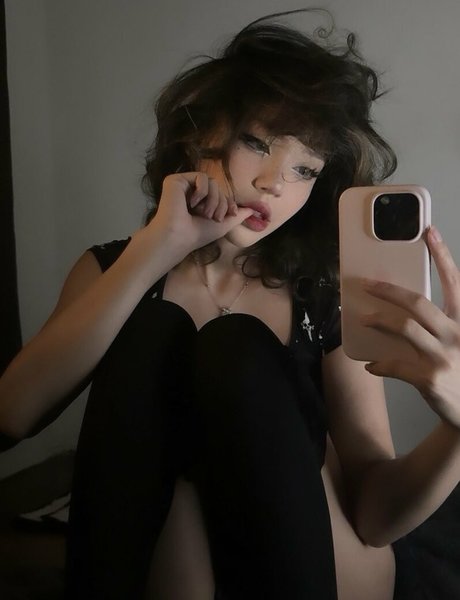 Foto di nudo di fuga di OnlyFans di Linaboobie