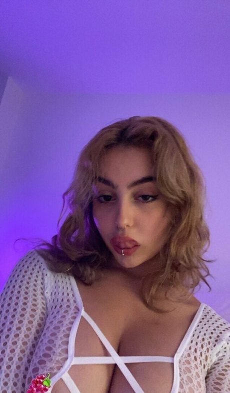 Foto di nudo di fuga di OnlyFans di Ucanthandlemia20