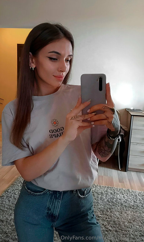 Foto di nudo di fuga di OnlyFans di Margomistress