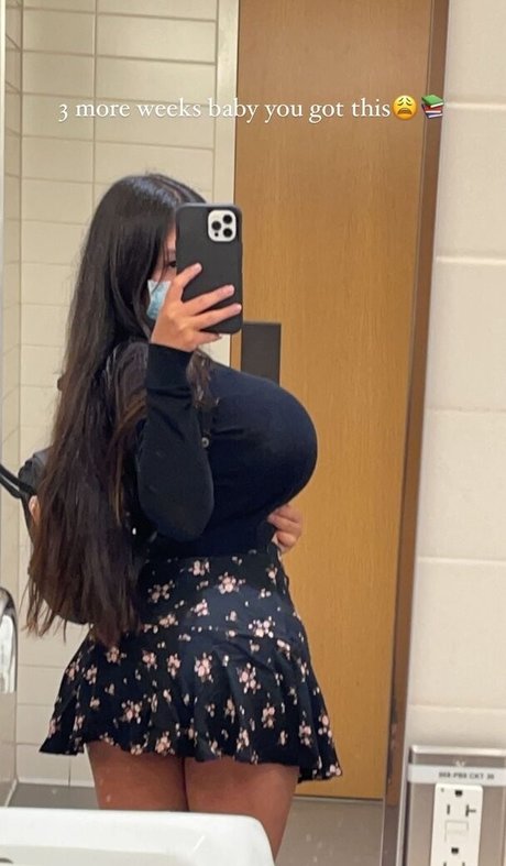 Foto di nudo di fuga di OnlyFans di Karla Vilagomez