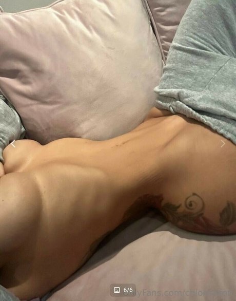 Foto di nudo di fuga di OnlyFans di Chloe Saxon