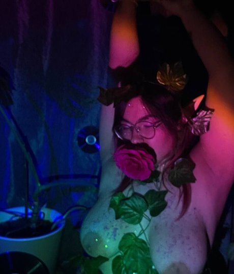 Foto di nudo di fuga di OnlyFans di Utkashnitke