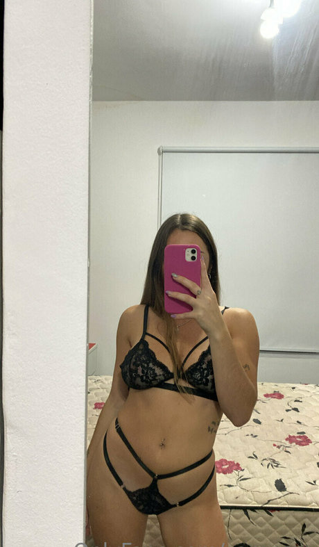 Foto di nudo di fuga di OnlyFans di Saracore