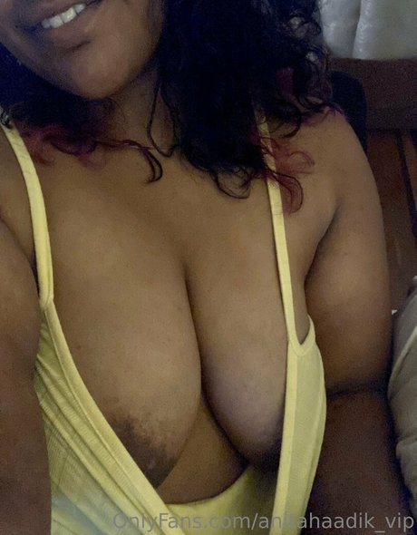 Foto di nudo di fuga di OnlyFans di Anitahaadikvip