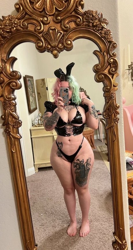 Foto di nudo di fuga di OnlyFans di Sexysuccubus