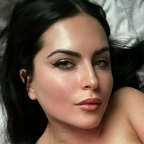 Foto di nudo di fuga di OnlyFans di Msertina