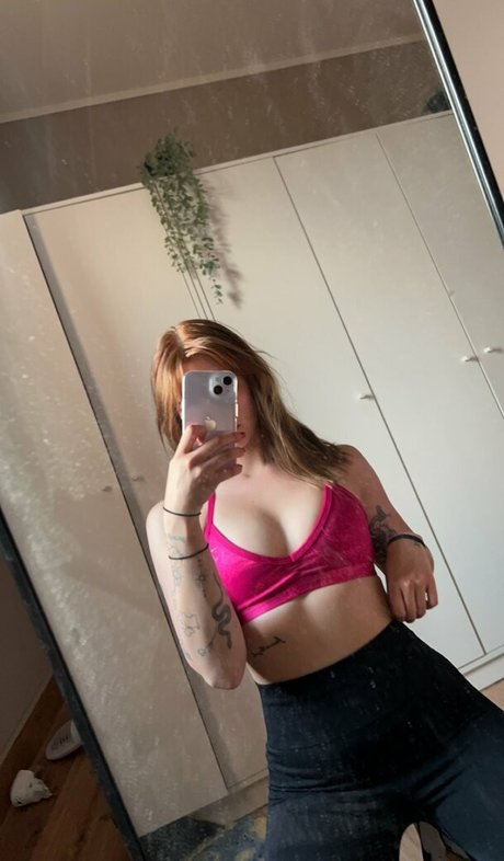 Foto di nudo di fuga di OnlyFans di Lil Lau