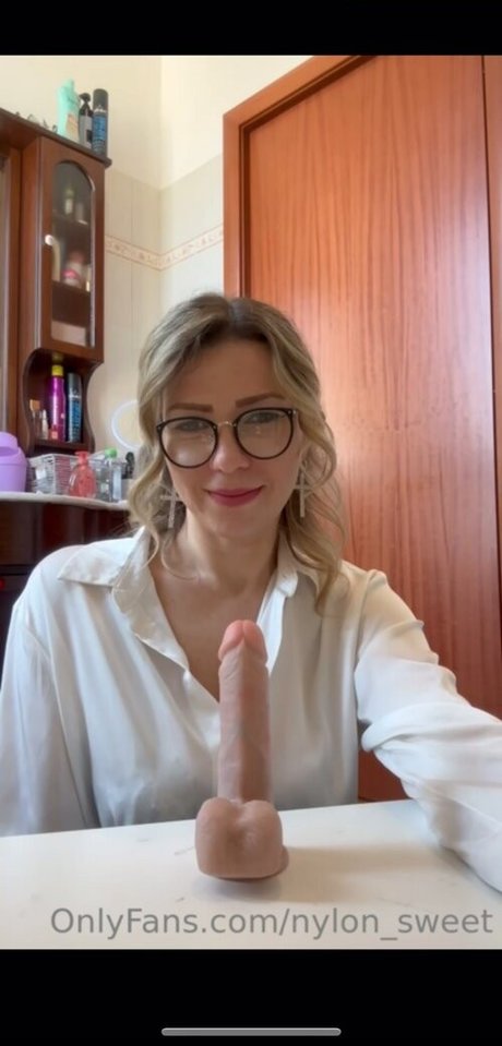Foto di nudo di fuga di OnlyFans di Nice Milf