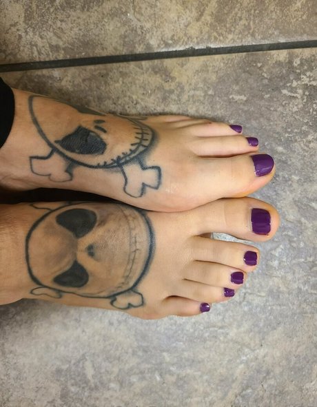 Foto di nudo di fuga di OnlyFans di Tattedfeetbabe9