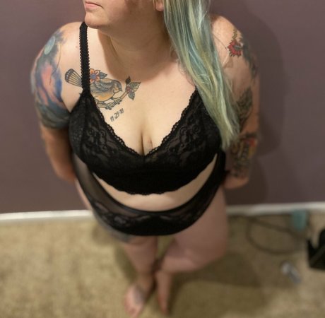 Foto di nudo di fuga di OnlyFans di Thiccnspooky