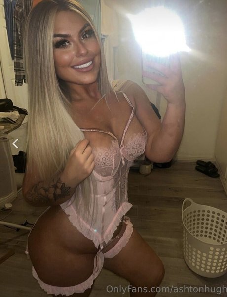 Foto di nudo di fuga di OnlyFans di Ashtonhughesxo