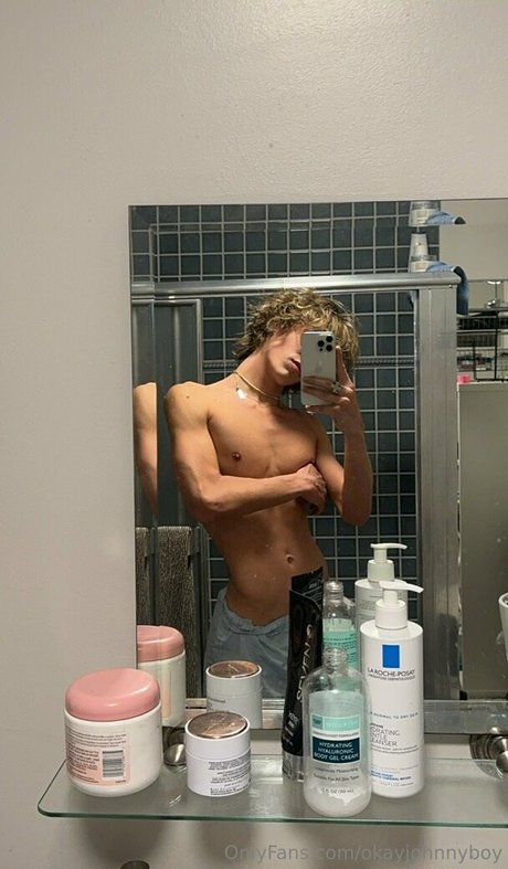 Foto di nudo di fuga di OnlyFans di Okayjohnnyboy
