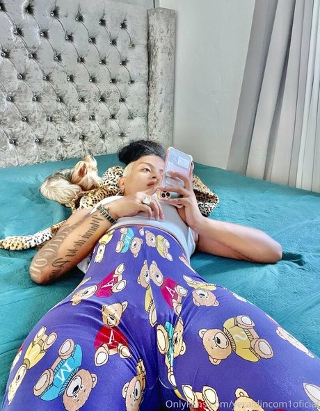 Foto di nudo di fuga di OnlyFans di Yeraldincom1oficial