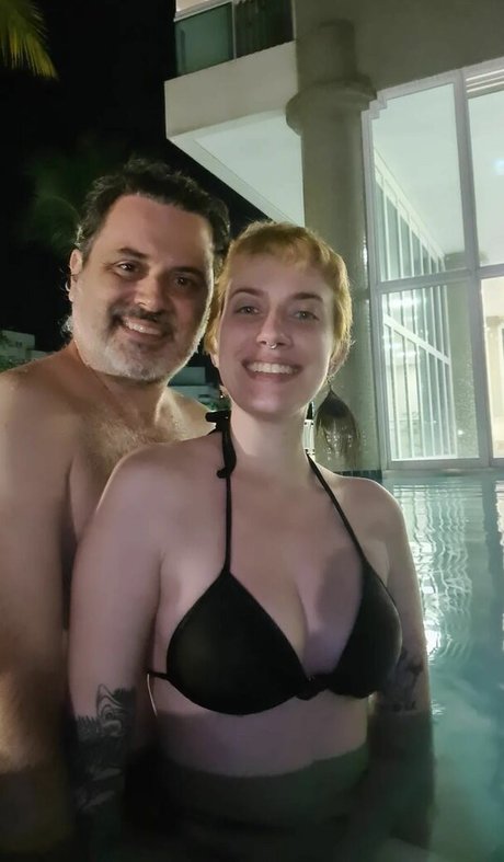 Foto di nudo di fuga di OnlyFans di Bela Castelhonebella
