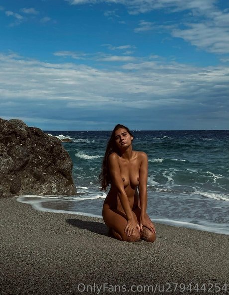 Foto di nudo di fuga di OnlyFans di Annabananaaaaaaaaa