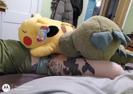 Foto di nudo di fuga di OnlyFans di Madamedragnir