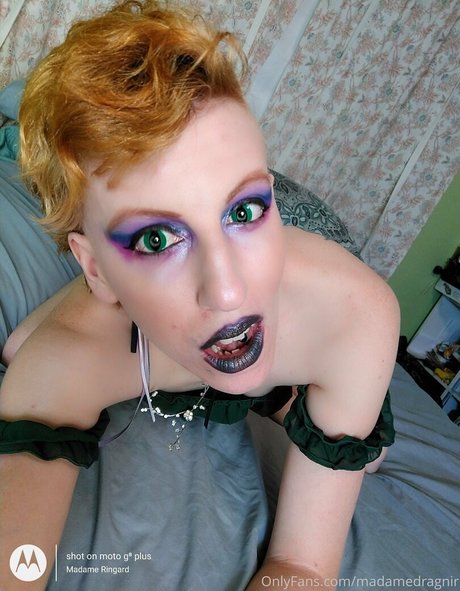Foto di nudo di fuga di OnlyFans di Madamedragnir