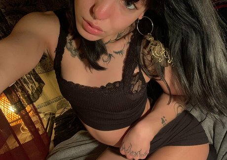 Foto di nudo di fuga di OnlyFans di Allyalden