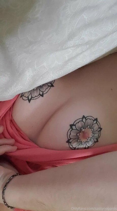 Foto di nudo di fuga di OnlyFans di Sassynopants