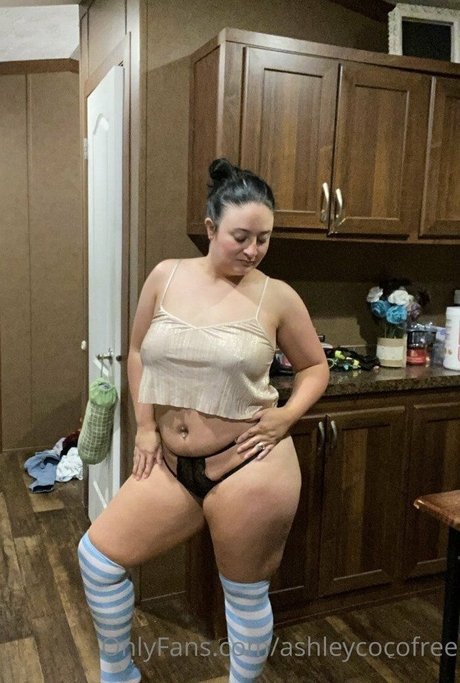 Foto di nudo di fuga di OnlyFans di Ashley Coco