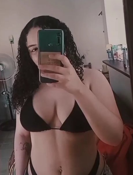 Foto di nudo di fuga di OnlyFans di Gabriele Antonia