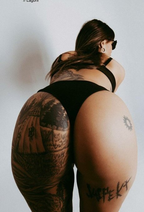 Foto di nudo di fuga di OnlyFans di Julie Bischoff