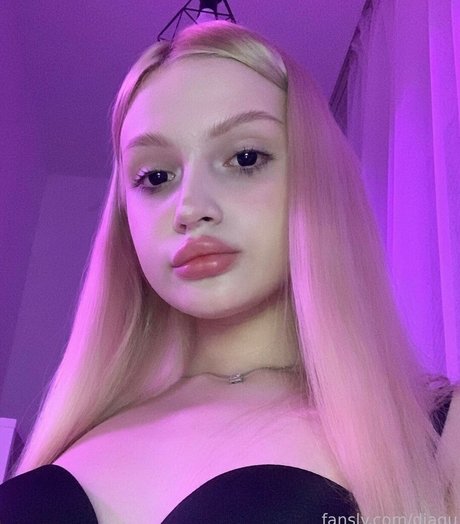 Foto di nudo di fuga di OnlyFans di Krstntm  Diaqua