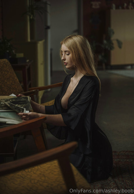 Ashley.boob