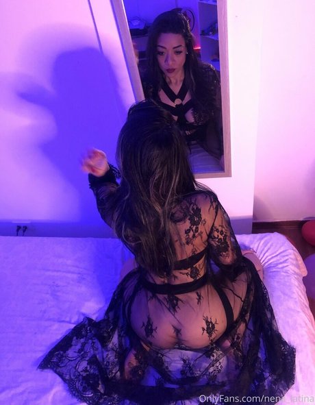 Foto di nudo di fuga di OnlyFans di Hellenam1lf