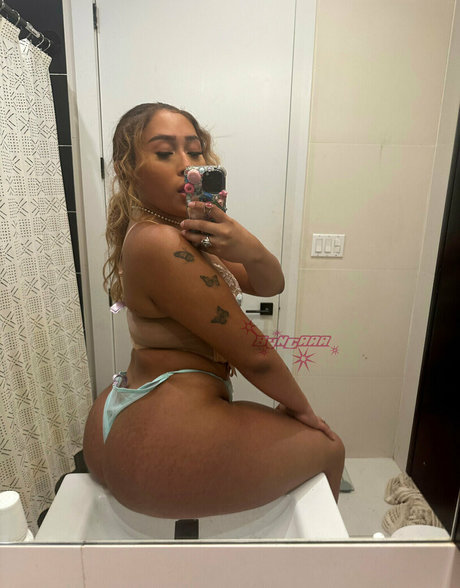 Foto di nudo di fuga di OnlyFans di Baddiebby123