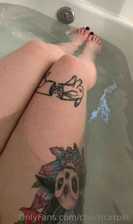 Foto di nudo di fuga di OnlyFans di Cherricxrpse