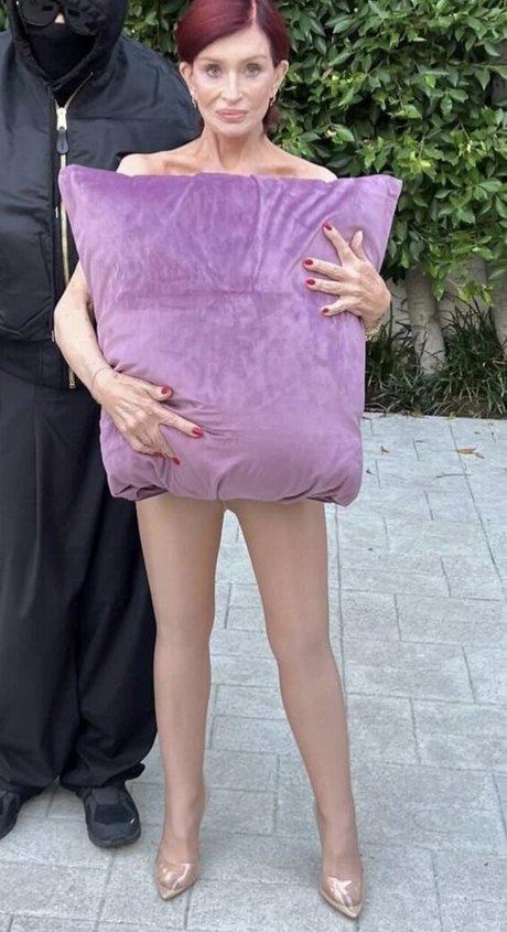 Foto di nudo di fuga di OnlyFans di Sharon Osbourne